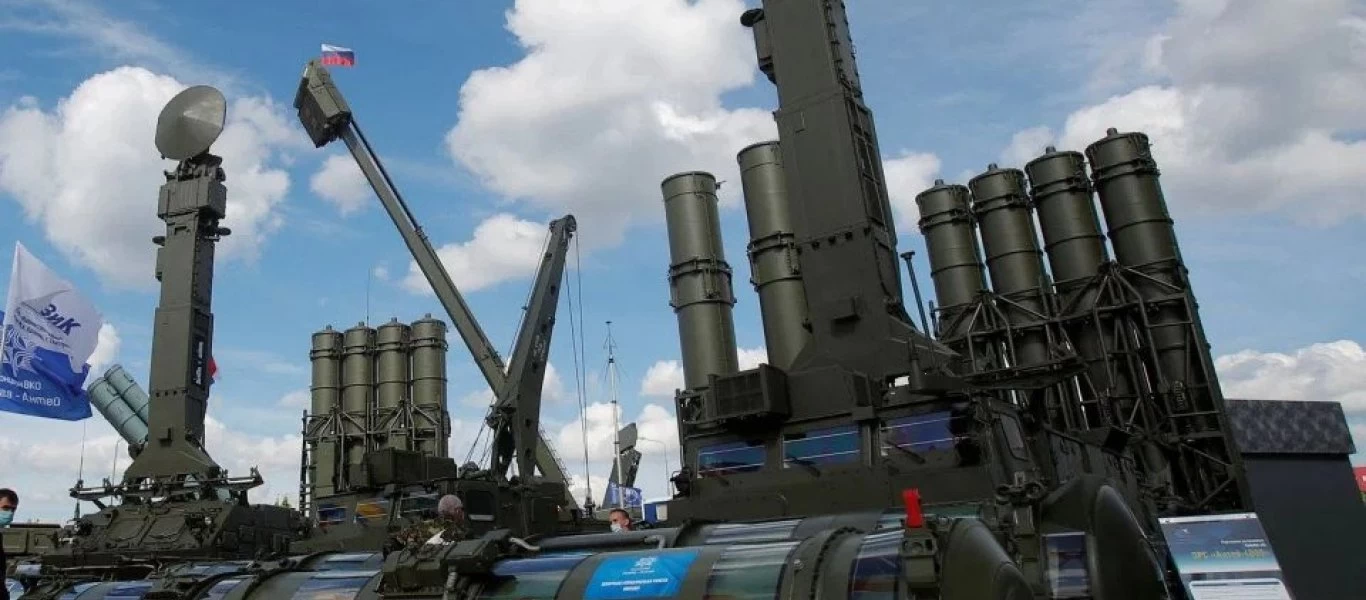 Το νέο αντιαεροπορικό σύστημα Antey-4000 παρουσιάζει η ρωσική Almaz-Antey στην IDEX-2021